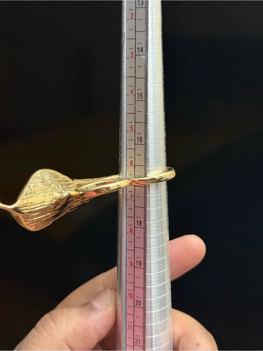 N/A elegant gold